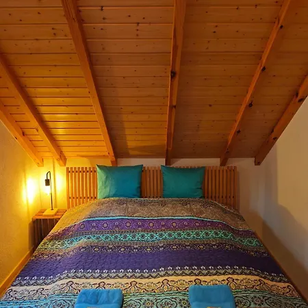 Rursee Eifel-chalet Mit Seeblick Und Wellnessbereich Vakantiehuis Simmerath