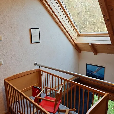 Rursee Eifel-chalet Mit Seeblick Und Wellnessbereich Vakantiehuis