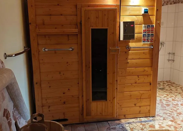 Holiday home Rursee Eifel-chalet Mit Seeblick Und Wellnessbereich